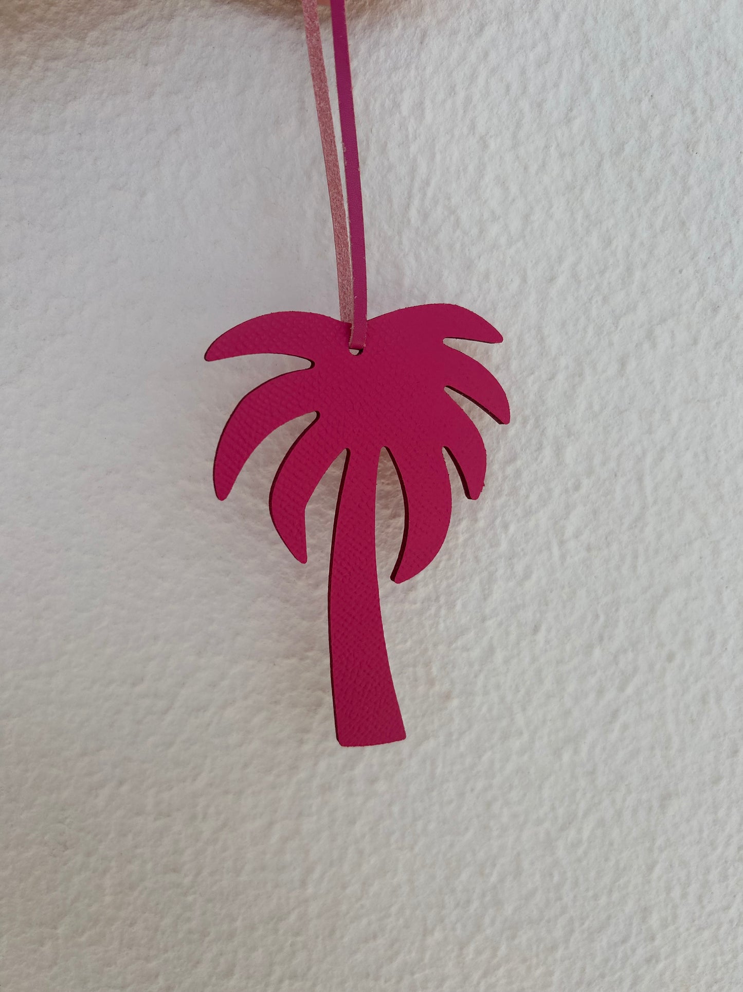 Palm tree charm pink