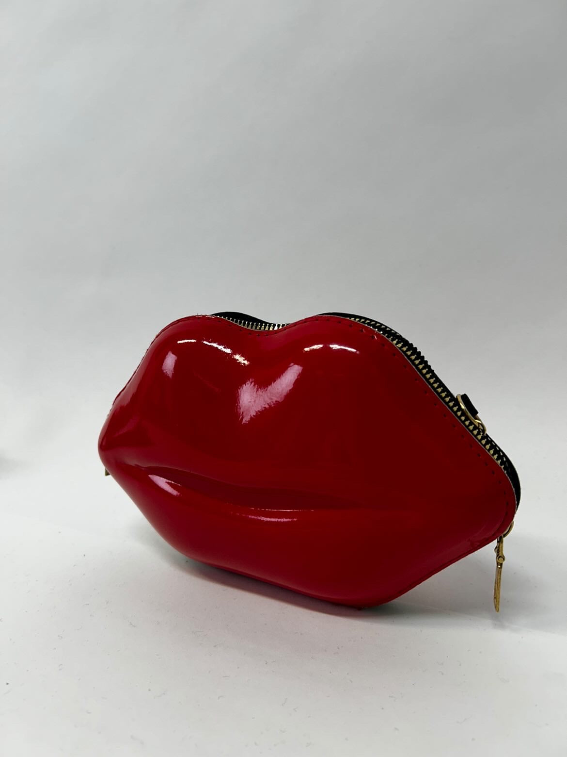 Red kiss bag