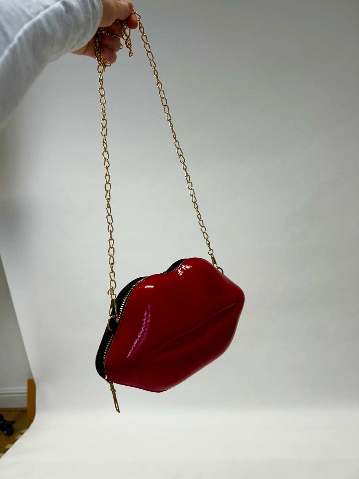 Red kiss bag